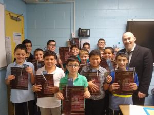 6th Grade began the תורתך בּפינות program, a division of V'harev Na. Each boy received a new Gemara and very chashuv pencils for learning. We are looking forward to seeing the continuous learning of Torah.