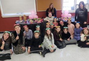 In honor of becoming Bas-Mitzvah this year, the 6th grade was treated to a beautiful breakfast by Morah Klein and an inspirational workshop by Mrs. Khukhashvili.