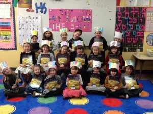 Mazel Tov to the Pre1A girls on their Alef Bais Siyum and receiving their Nekudos Sefer!